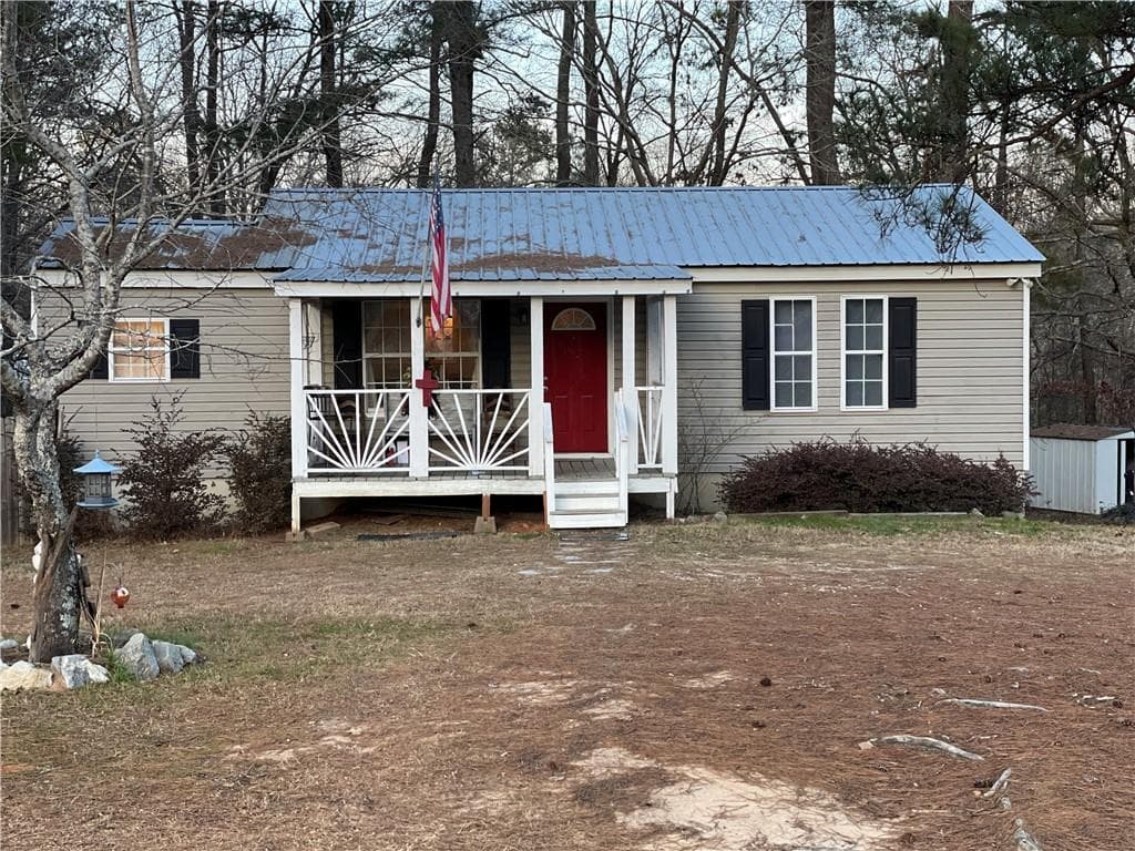 3 bedroom, 1 bathroom, 924 sq ft single family residence sold at 894 Ozora Road, Lawrenceville, GA 30045