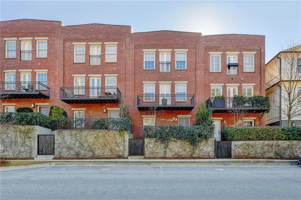 3 bedroom, 4 bathroom, 2,419 sq ft townhouse sold at 550 Bismark Road 84, Atlanta, GA 30324