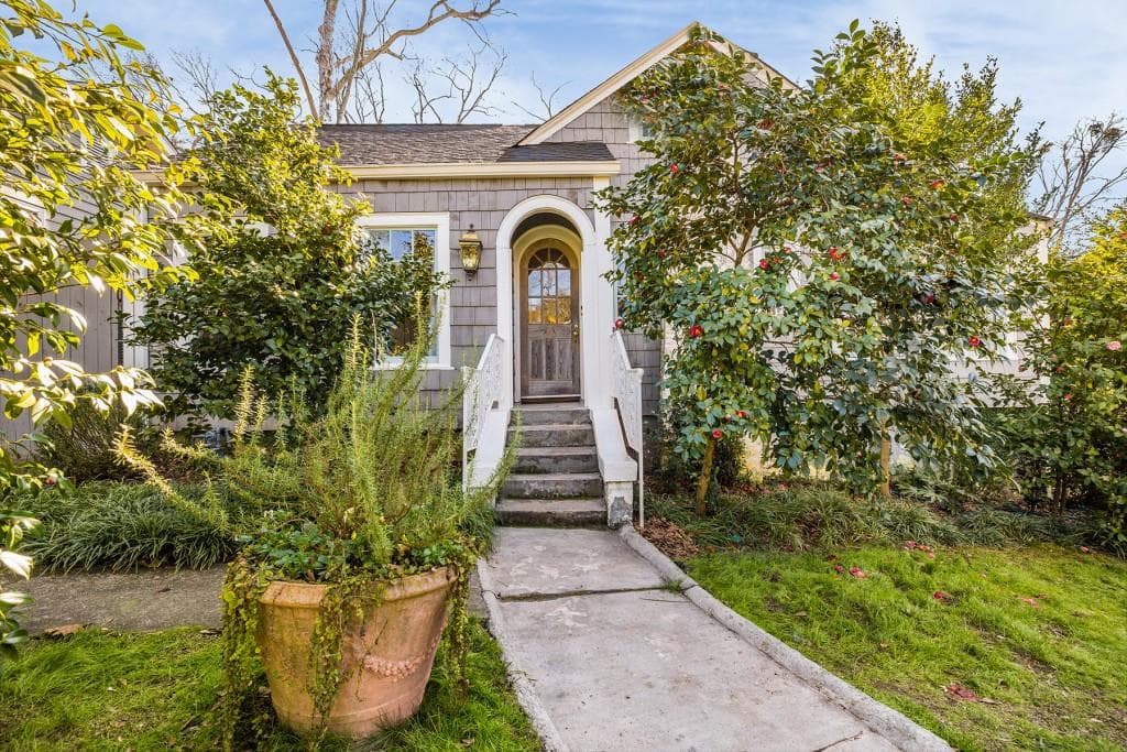 4 bedroom, 5 bathroom single family residence sold at 137 Mobile Avenue, Atlanta, GA 30305