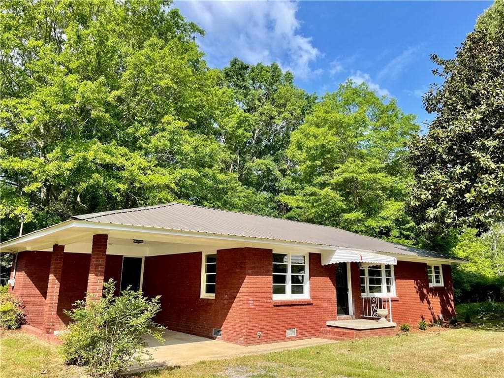 3 bedroom, 1 bathroom, 1,313 sq ft single family residence sold at 1572 Sugar Valley Road, Calhoun, GA 30701