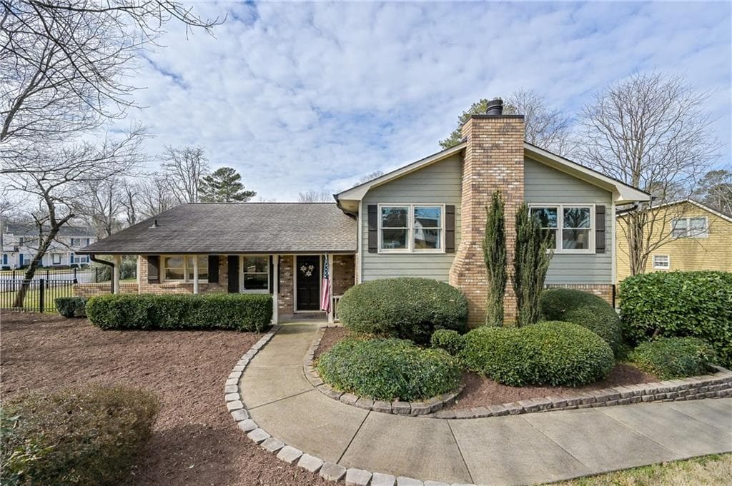 4 bedroom, 3 bathroom, 1,975 sq ft single family residence sold at 2605 Bob Bettis Road, Marietta, GA 30066