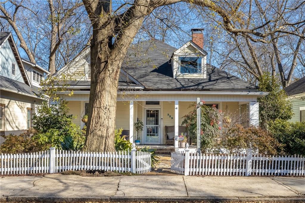 3 bedroom, 3 bathroom, 2,468 sq ft single family residence sold at 329 Glendale Avenue, Atlanta, GA 30307