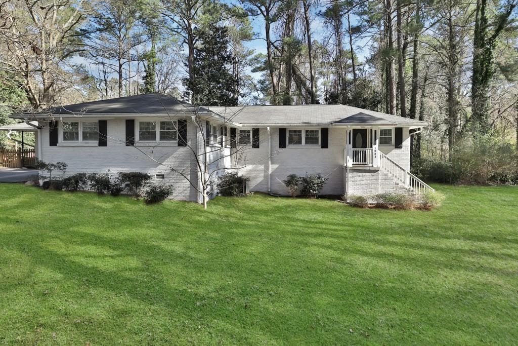 4 bedroom, 3 bathroom, 1,904 sq ft single family residence sold at 1941 Kenwood Road, Smyrna, GA 30082