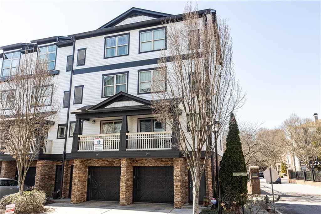 2 bedroom, 3 bathroom, 1,281 sq ft townhouse sold at 220 Semel Circle 104, Atlanta, GA 30309