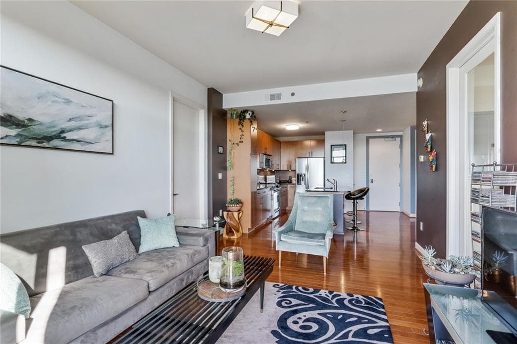 2 bedroom, 2 bathroom, 1,028 sq ft condominium sold at 711 Cosmopolitan Drive 505, Atlanta, GA 30324