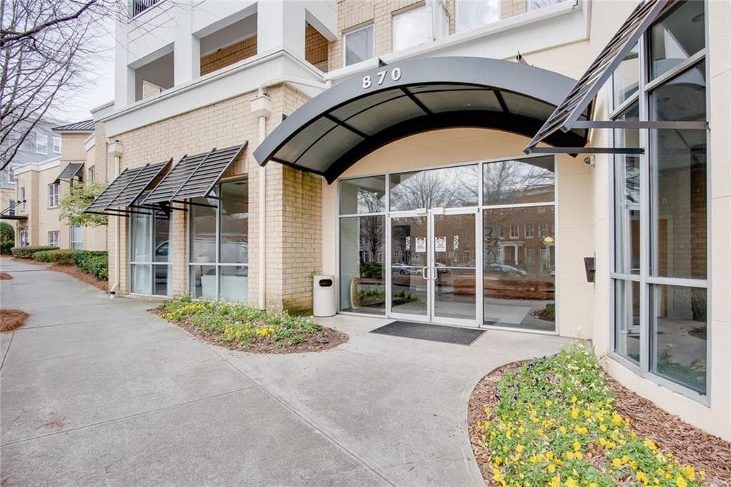 1 bedroom, 1 bathroom, 810 sq ft condominium sold at 870 Inman Village Parkway 228, Atlanta, GA 30307