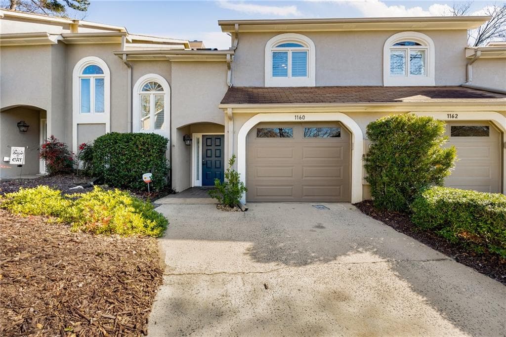 2 bedroom, 3 bathroom, 1,518 sq ft townhouse sold at 1160 BROOKHAVEN WOODS Court, Brookhaven, GA 30319
