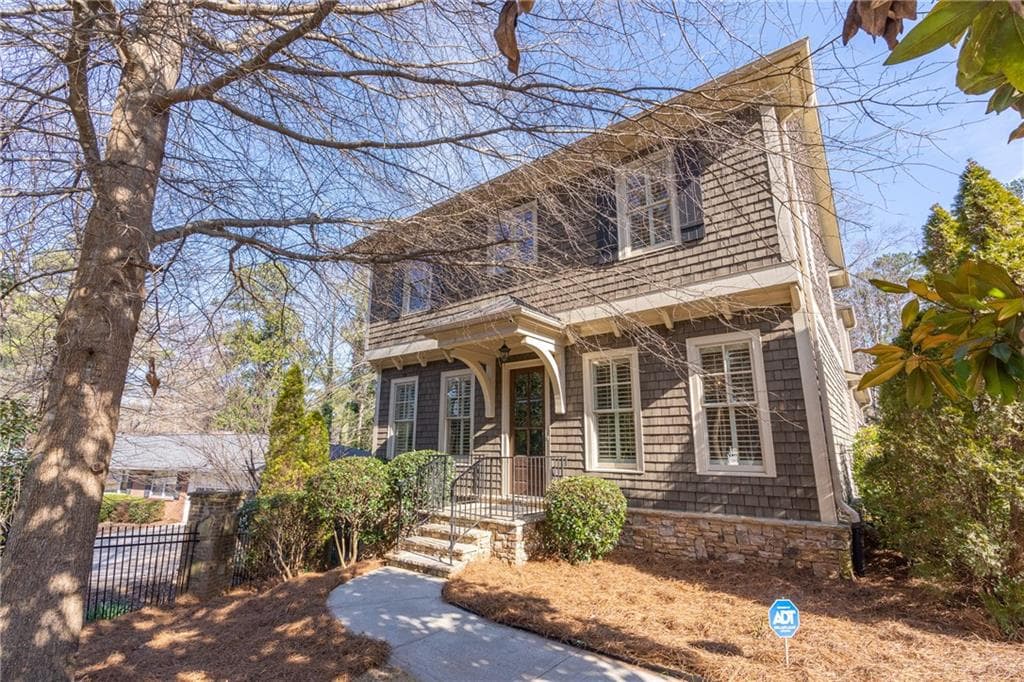 4 bedroom, 5 bathroom, 3,520 sq ft single family residence sold at 1501 Knob Hill Drive, Atlanta, GA 30329