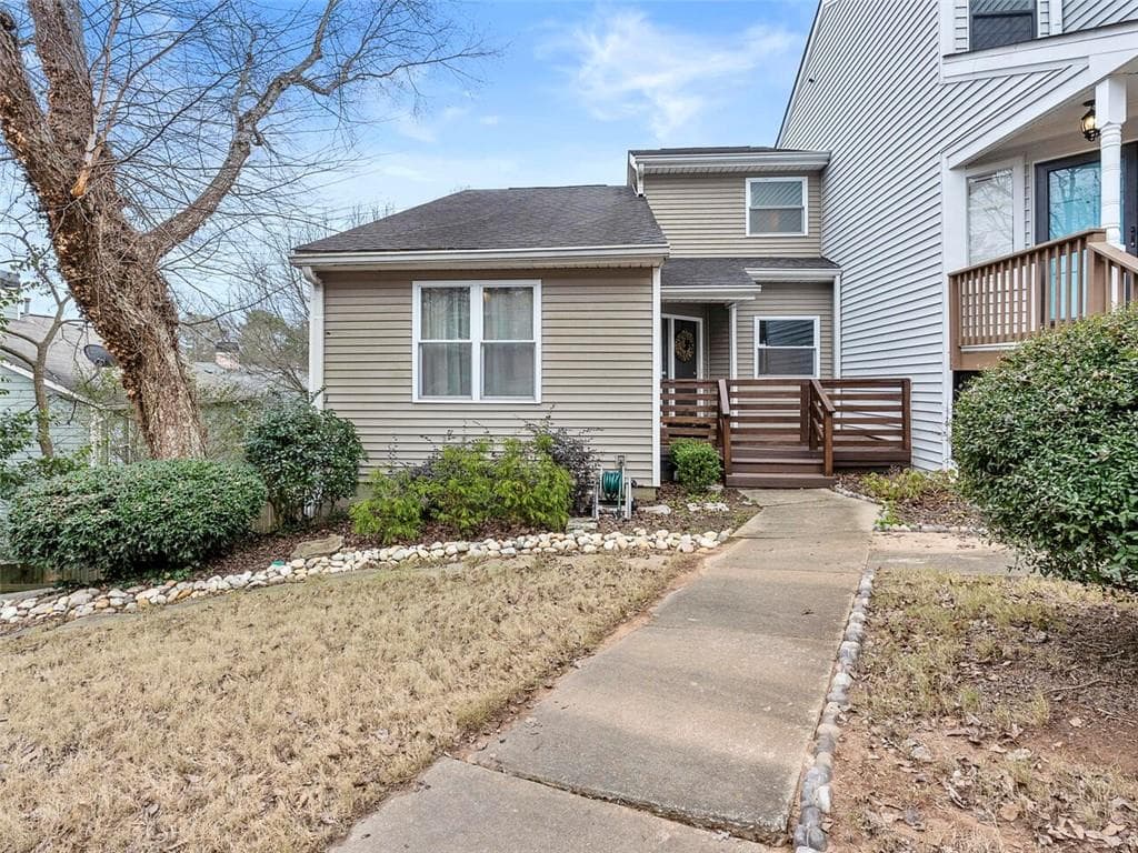 3 bedroom, 3 bathroom, 2,701 sq ft townhouse sold at 4279 Cabretta Drive 46, Smyrna, GA 30080