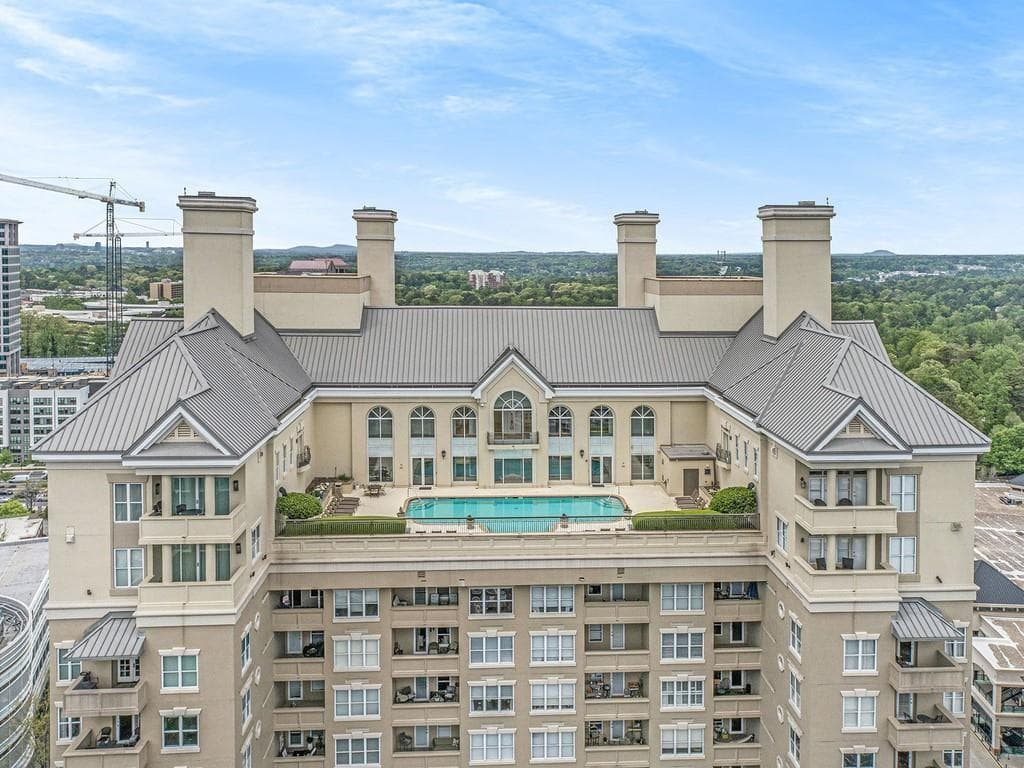 1 bedroom, 1 bathroom, 793 sq ft condominium sold at 3334 Peachtree Road 705, Atlanta, GA 30326