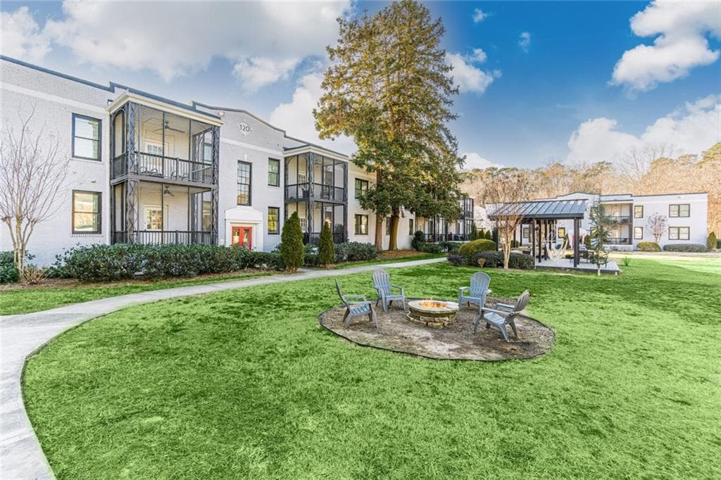 2 bedroom, 2 bathroom, 1,357 sq ft condominium sold at 120 PEACHTREE MEMORIAL Drive 2, Atlanta, GA 30309