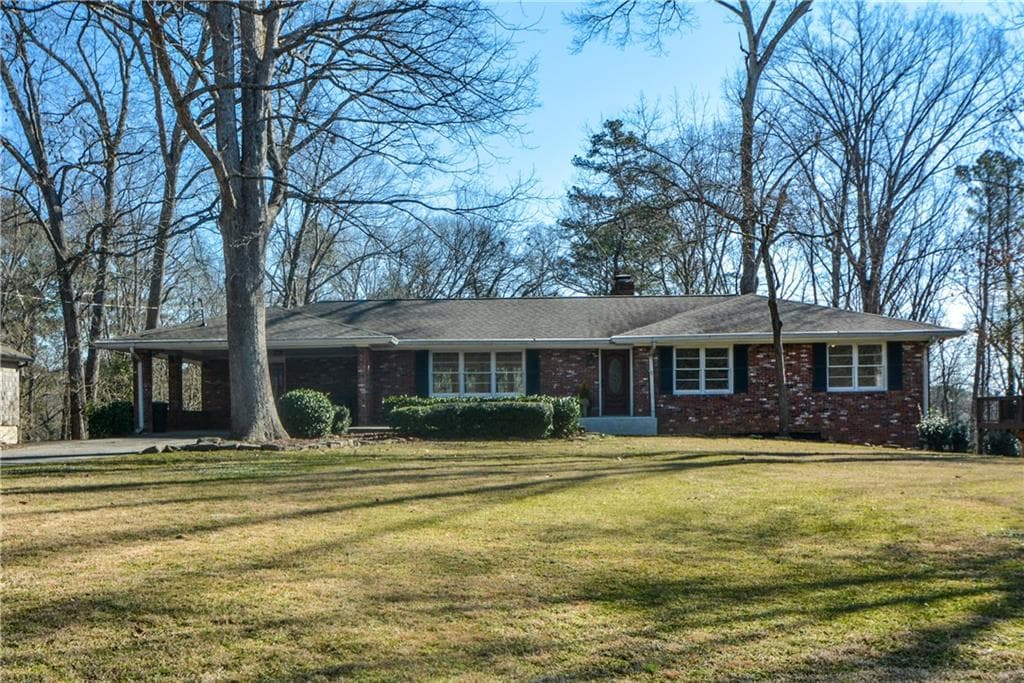 3 bedroom, 3 bathroom, 1,914 sq ft single family residence sold at 195 Spring Drive, Roswell, GA 30075