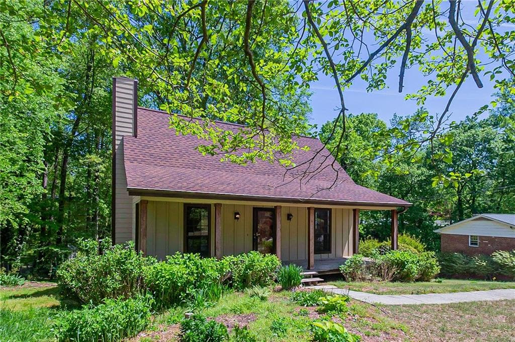 3 bedroom, 2 bathroom, 1,483 sq ft single family residence sold at 4135 Fawn Lane, Smyrna, GA 30082