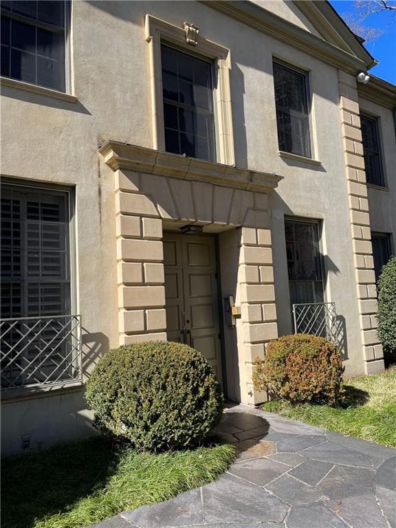 2 bedroom, 2 bathroom, 1,487 sq ft condominium sold at 31 Muscogee Avenue 10, Atlanta, GA 30305