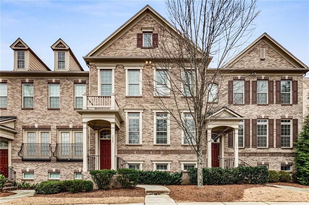 4 bedroom, 4 bathroom, 2,303 sq ft townhouse sold at 1025 E Paces Lane, Atlanta, GA 30326