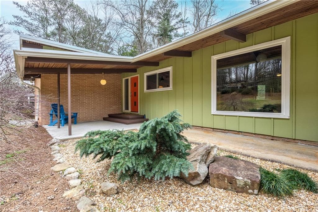 4 bedroom, 3 bathroom, 3,141 sq ft single family residence sold at 3543 Summitridge Drive, Atlanta, GA 30340