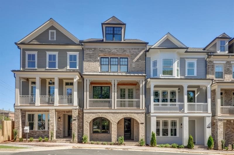 3 bedroom, 4 bathroom, 2,564 sq ft townhouse sold at 959 South On Main Drive, Woodstock, GA 30188