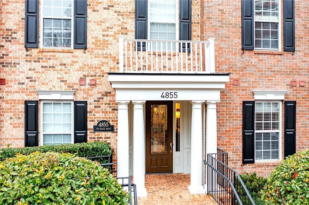 1 bedroom, 2 bathroom, 1,219 sq ft condominium sold at 4855 Ivy Ridge Drive 202, Smyrna, GA 30080