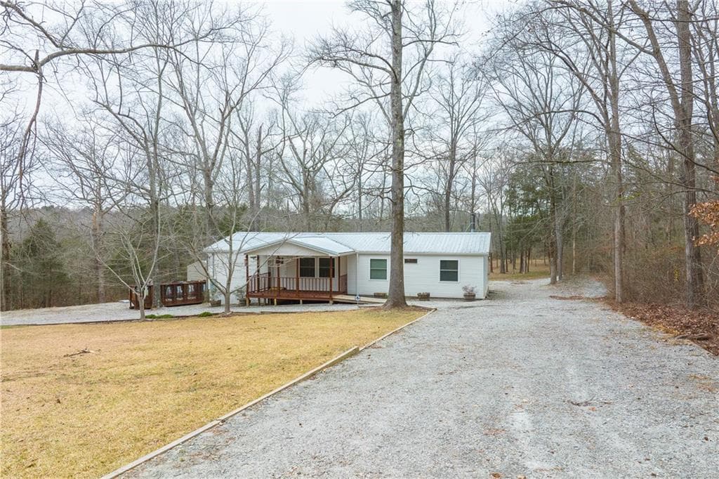3 bedroom, 2 bathroom, 1,568 sq ft single family residence sold at 5711 Hillview Drive, Oxford, GA 30054