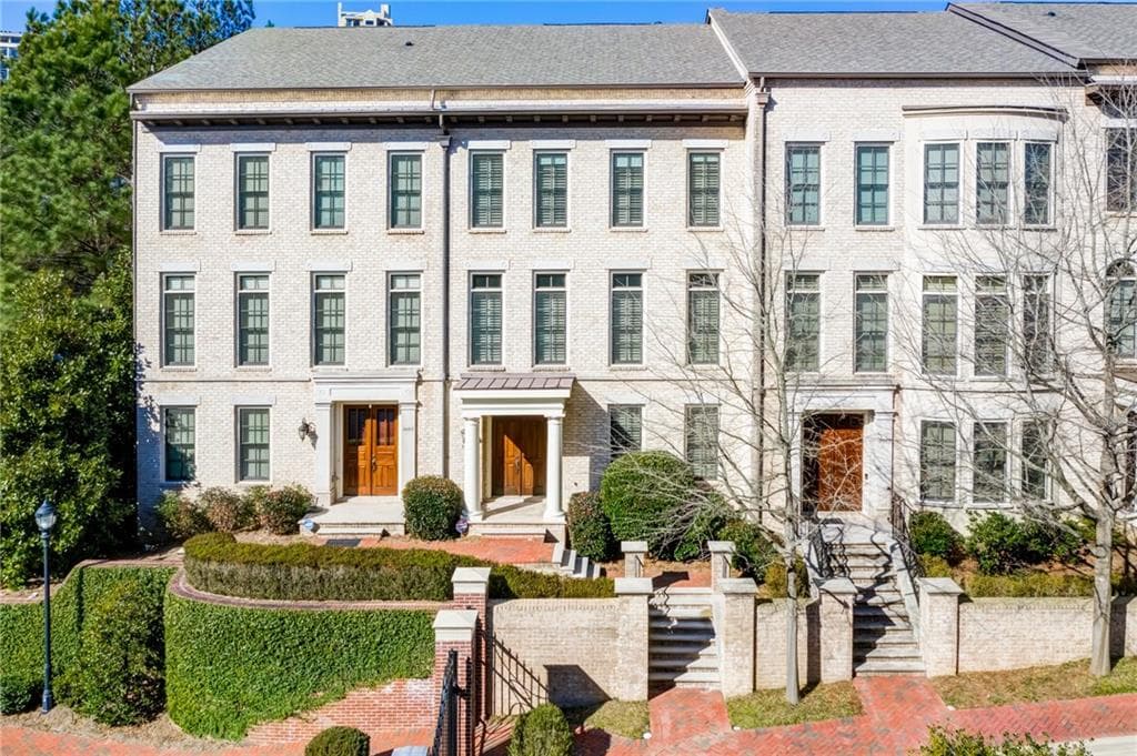 3 bedroom, 4 bathroom, 3,332 sq ft townhouse sold at 3609 E Paces Way, Atlanta, GA 30326