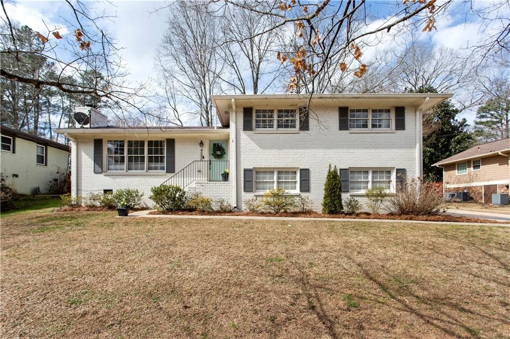 3 bedroom, 2 bathroom, 1,760 sq ft single family residence sold at 4090 Deerwood Parkway, Smyrna, GA 30082