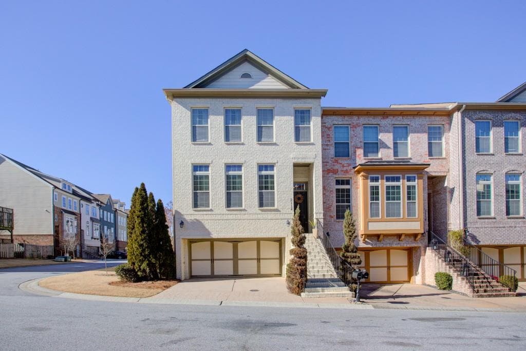 3 bedroom, 4 bathroom, 2,601 sq ft townhouse sold at 2114 Silas Way, Atlanta, GA 30318