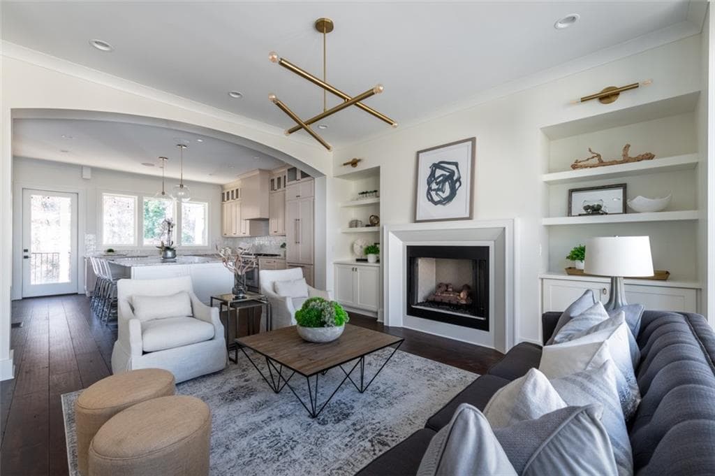 4 bedroom, 5 bathroom, 2,860 sq ft townhouse sold at 773 Lenox Lane, Atlanta, GA 30324