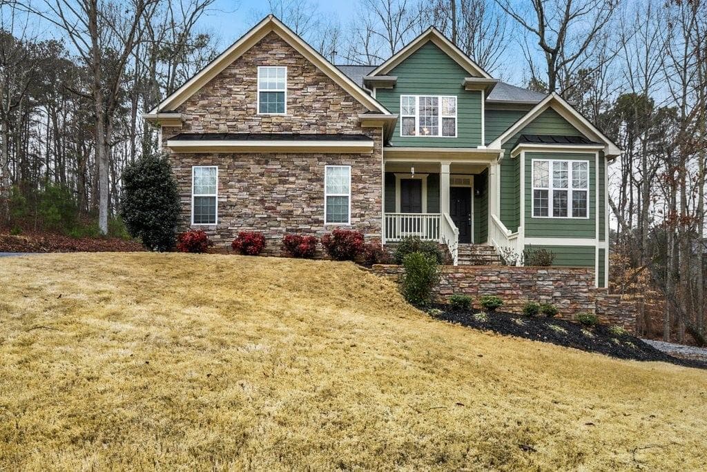 3 bedroom, 3 bathroom, 2,312 sq ft single family residence sold at 129 Boulder View Drive, Dallas, GA 30157