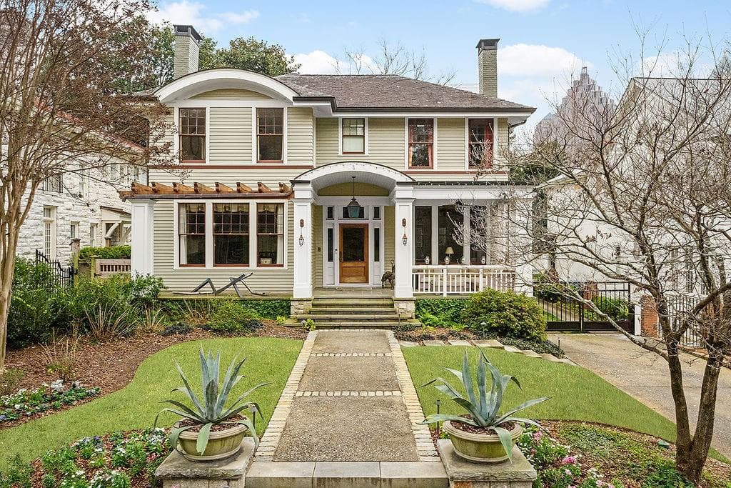 5 bedroom, 6 bathroom, 5,926 sq ft single family residence sold at 117 17th Street, Atlanta, GA 30309