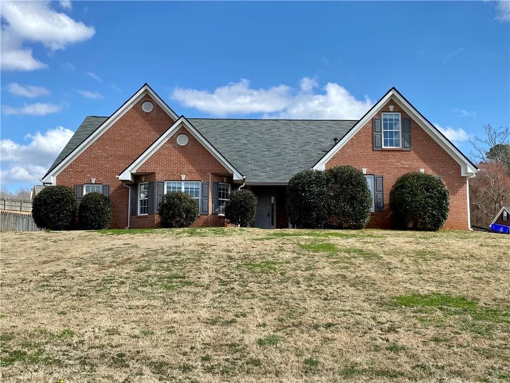 3 bedroom, 2 bathroom, 2,726 sq ft single family residence sold at 1240 Blue Springs Drive, Loganville, GA 30052