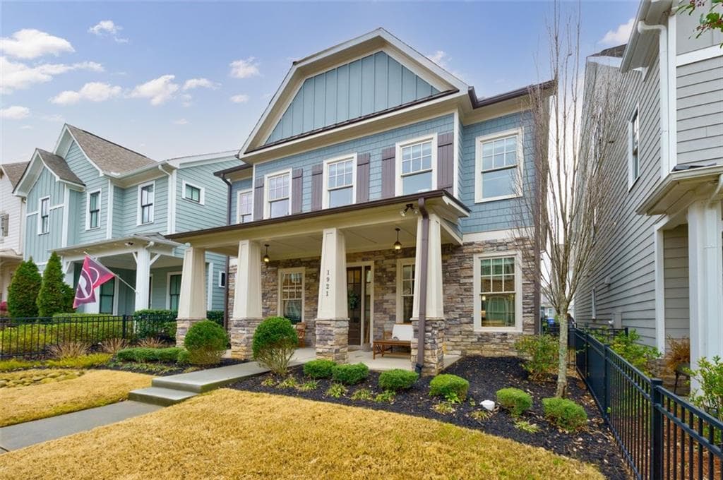 5 bedroom, 5 bathroom, 3,253 sq ft single family residence sold at 1921 RED EAGLE Walk, Atlanta, GA 30318