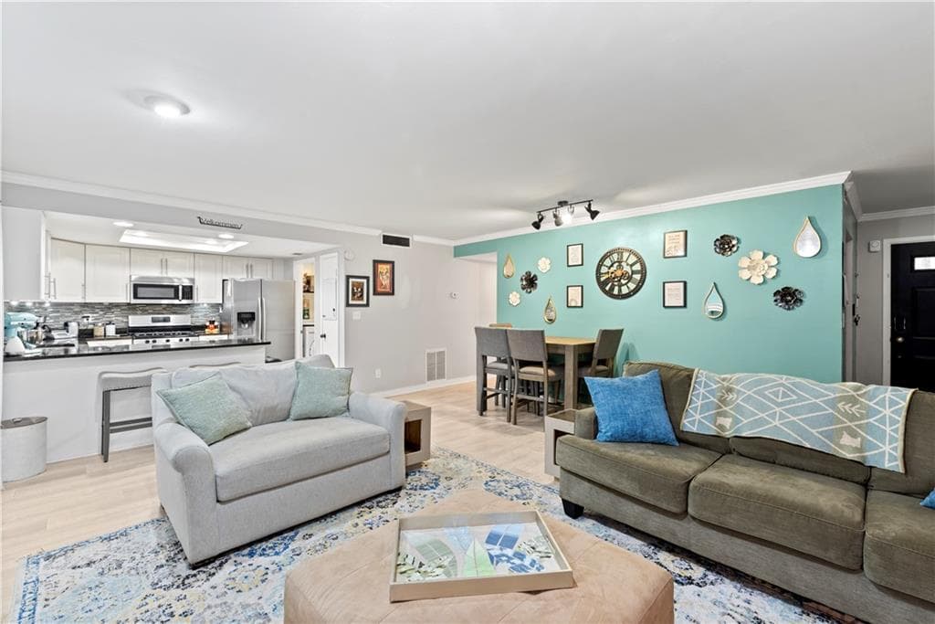 2 bedroom, 2 bathroom, 1,250 sq ft condominium sold at 23 Doranne Court, Smyrna, GA 30080