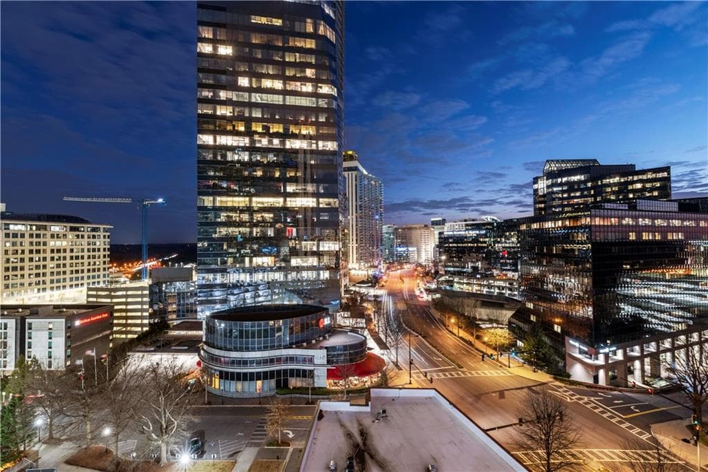 1 bedroom, 1 bathroom, 655 sq ft condominium sold at 3324 Peachtree Road 1103, Atlanta, GA 30326