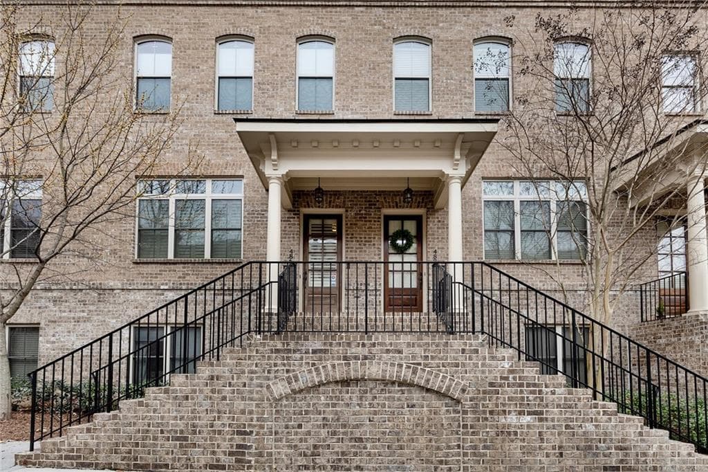 3 bedroom, 4 bathroom, 2,212 sq ft townhouse sold at 486 Ansley Way, Atlanta, GA 30324