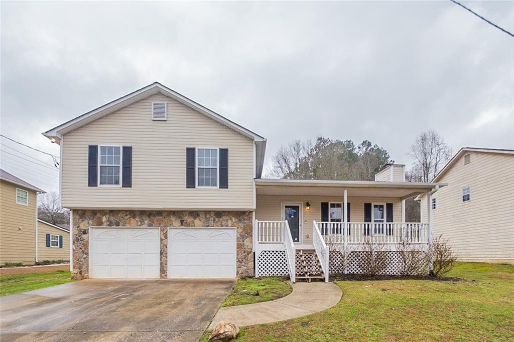 3 bedroom, 2 bathroom, 1,075 sq ft single family residence sold at 103 Ashford Drive, Dallas, GA 30132