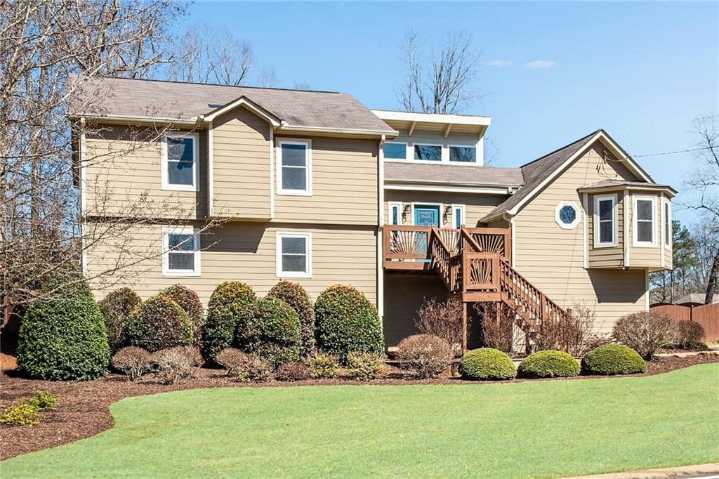 5 bedroom, 3 bathroom, 2,608 sq ft single family residence sold at 1880 Blackwater Court, Marietta, GA 30066