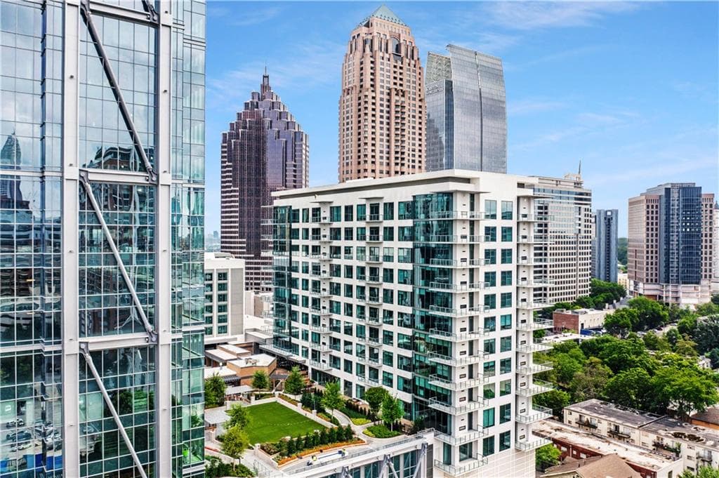 2 bedroom, 3 bathroom, 2,035 sq ft condominium sold at 40 12th Street 805, Atlanta, GA 30309