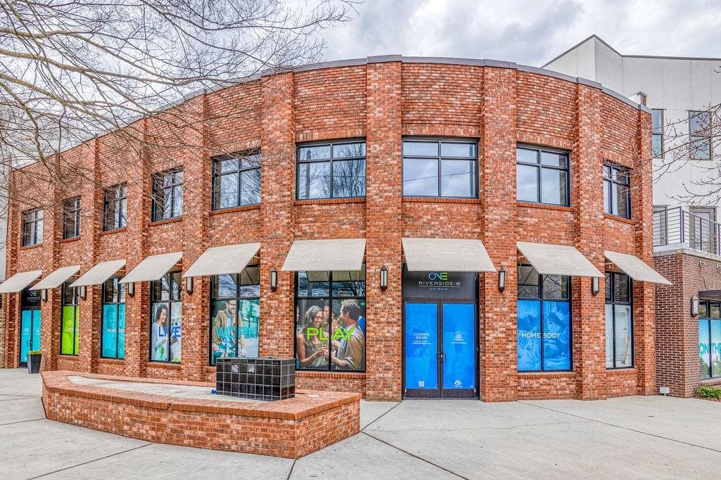 2 bedroom, 3 bathroom, 1,844 sq ft condominium sold at 2030 Main Street 207, Atlanta, GA 30318