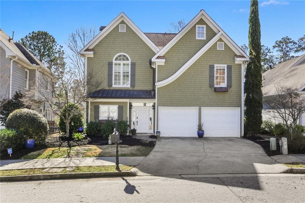 3 bedroom, 3 bathroom, 2,540 sq ft single family residence sold at 4565 Windsor Park Place, Atlanta, GA 30342