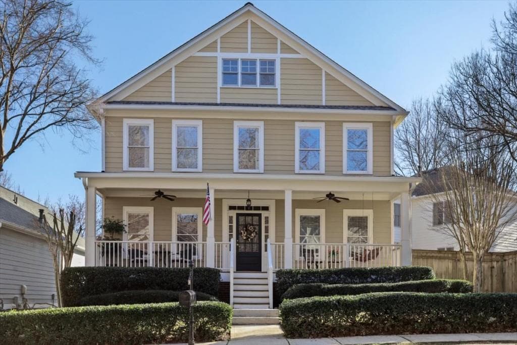 3 bedroom, 3 bathroom, 2,595 sq ft single family residence sold at 2090 River Way, Atlanta, GA 30318