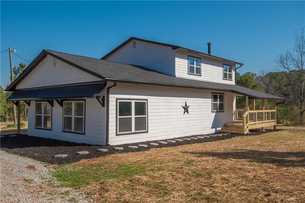 3 bedroom, 3 bathroom, 2,631 sq ft single family residence sold at 2955 Peeksville Road, Locust Grove, GA 30248