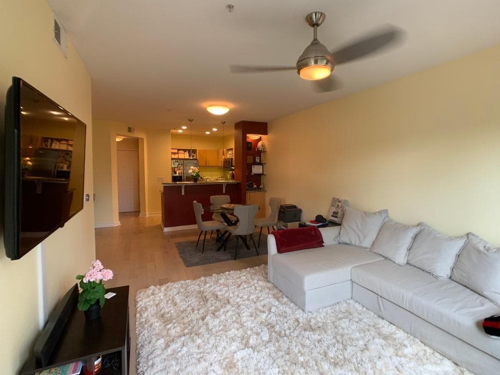 1 bedroom, 1 bathroom, 770 sq ft condominium sold at 390 17th Street 3067, Atlanta, GA 30363