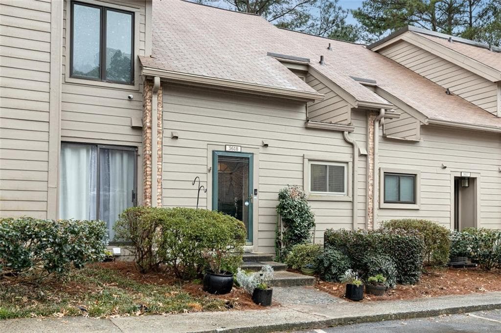 3 bedroom, 4 bathroom, 1,936 sq ft townhouse sold at 3618 STONEWALL Court, Atlanta, GA 30339