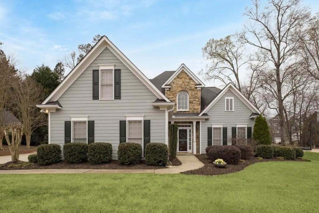 4 bedroom, 3 bathroom, 3,018 sq ft single family residence sold at 1385 Valmont Trace, Marietta, GA 30066