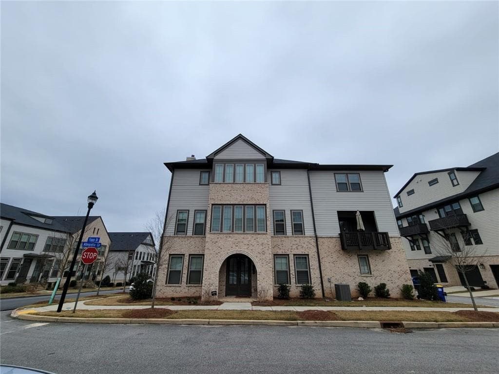 3 bedroom, 4 bathroom, 3,215 sq ft townhouse sold at 3679 Allegretto Circle, Atlanta, GA 30339
