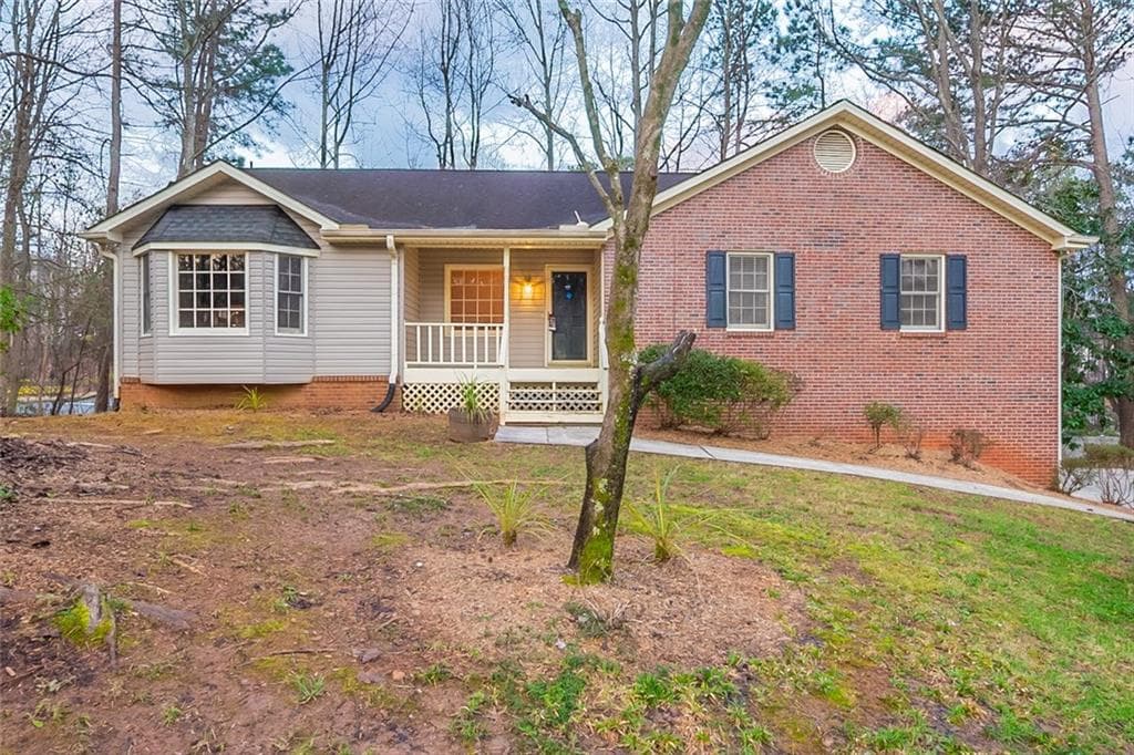 3 bedroom, 2 bathroom, 1,622 sq ft single family residence sold at 612 Brittania Court, Acworth, GA 30102