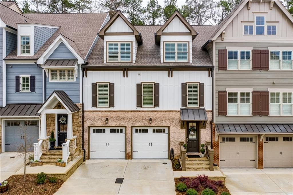 3 bedroom, 3 bathroom, 3,200 sq ft townhouse sold at 214 Trecastle Square, Canton, GA 30114