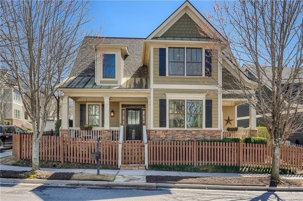 3 bedroom, 3 bathroom, 2,013 sq ft single family residence sold at 1721 Barfield Run, Atlanta, GA 30318
