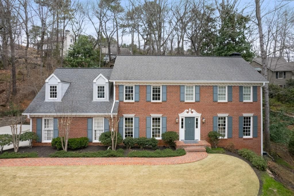 4 bedroom, 5 bathroom, 4,942 sq ft single family residence sold at 2935 Vinings Forest Way, Atlanta, GA 30339
