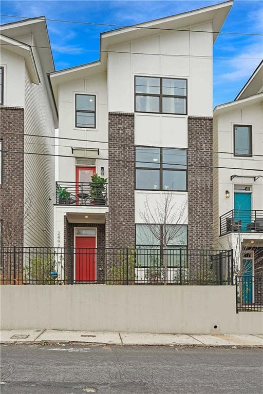 3 bedroom, 4 bathroom, 1,941 sq ft single family residence sold at 2492 Perry Boulevard, Atlanta, GA 30318